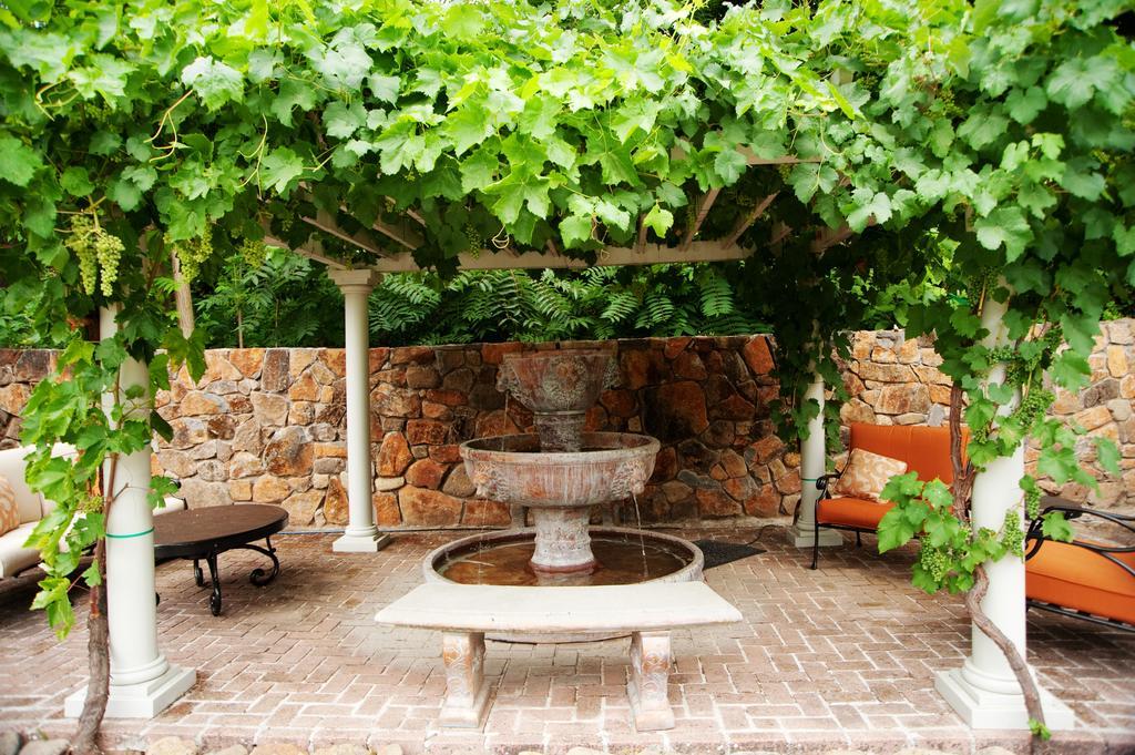 Spanish Villa Inn St. Helena Exterior photo