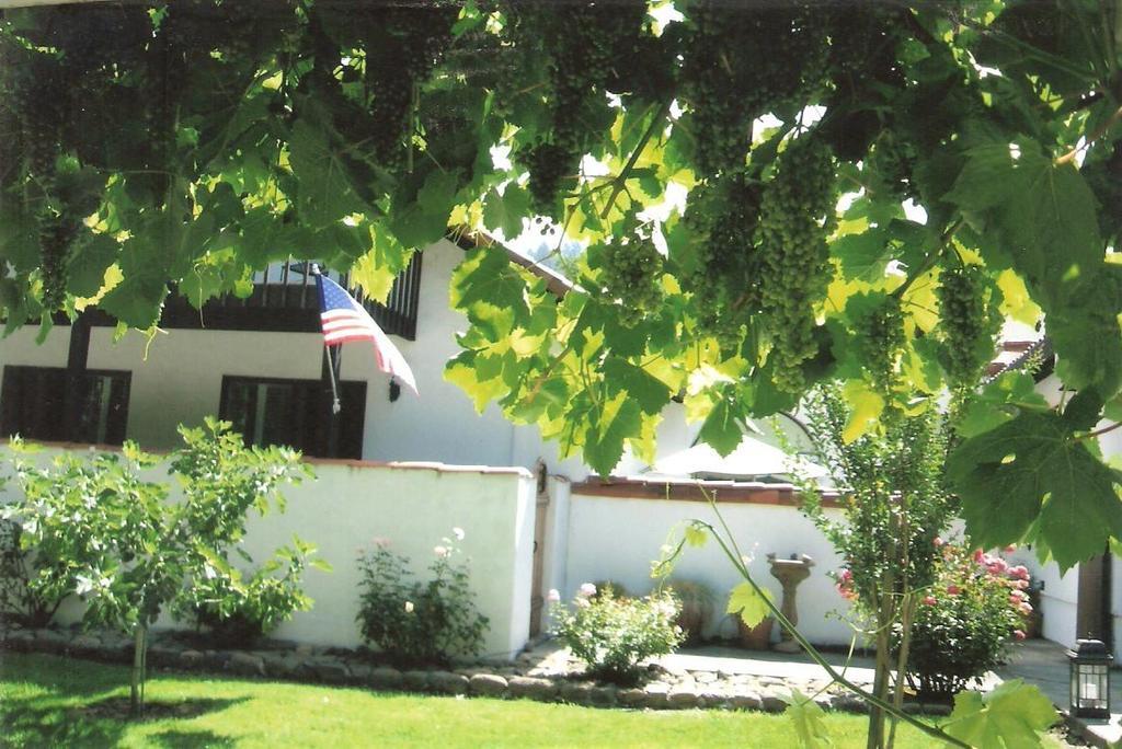 Spanish Villa Inn St. Helena Exterior photo
